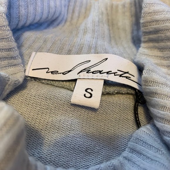 Red Haute NWT Soft Icy Blue and Navy Mock Turtleneck Sweater Size S - Picture 10 of 14